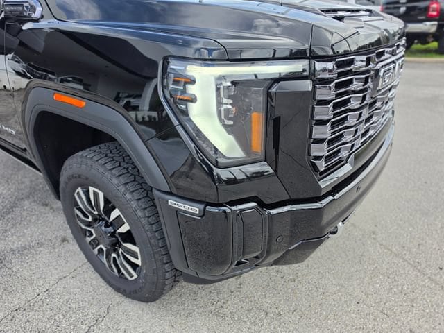 2026 GMC Sierra 3500HD Denali Ultimate - Photo 10