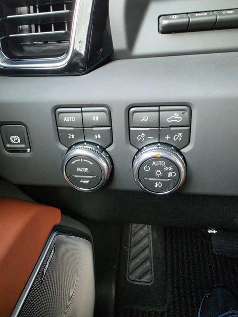 2026 GMC Sierra 3500HD Denali Ultimate - Photo 37