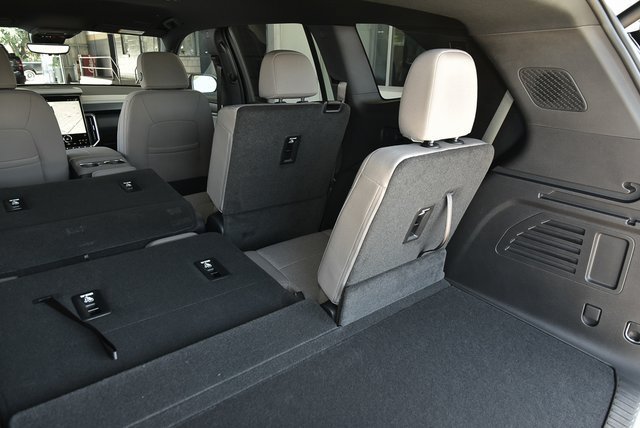 2026 GMC Acadia Elevation - Photo 18