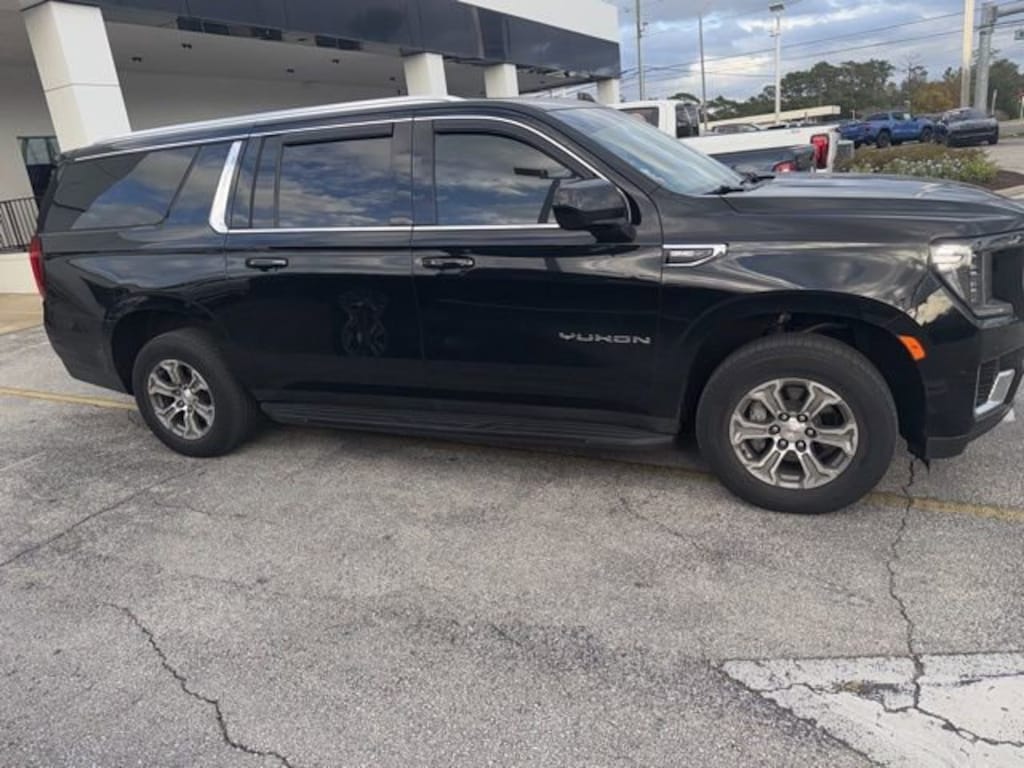Used 2022 GMC Yukon XL SLE SUV