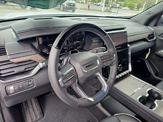 2026 GMC Acadia Denali - Photo 17