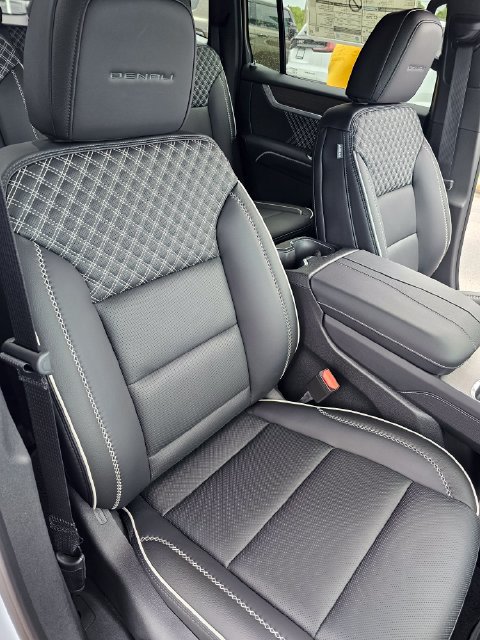 2026 GMC Acadia Denali - Photo 25