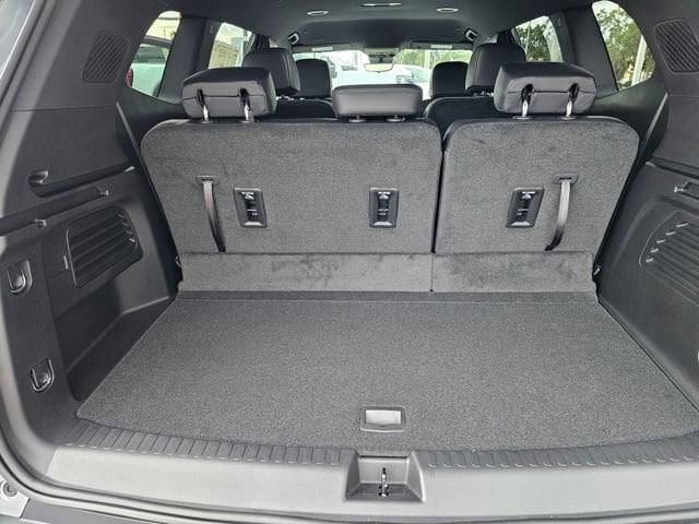 2026 GMC Acadia Elevation - Photo 24