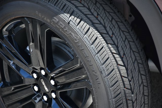 2026 Gmc Acadia Elevation photo 2