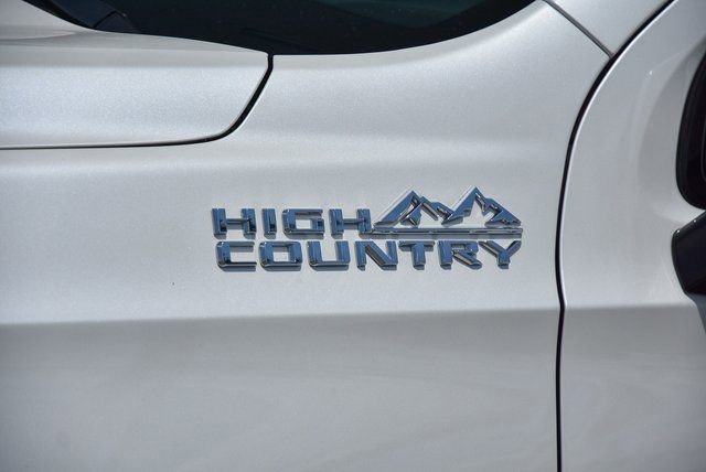 2024 Chevrolet Suburban High Country - Photo 6