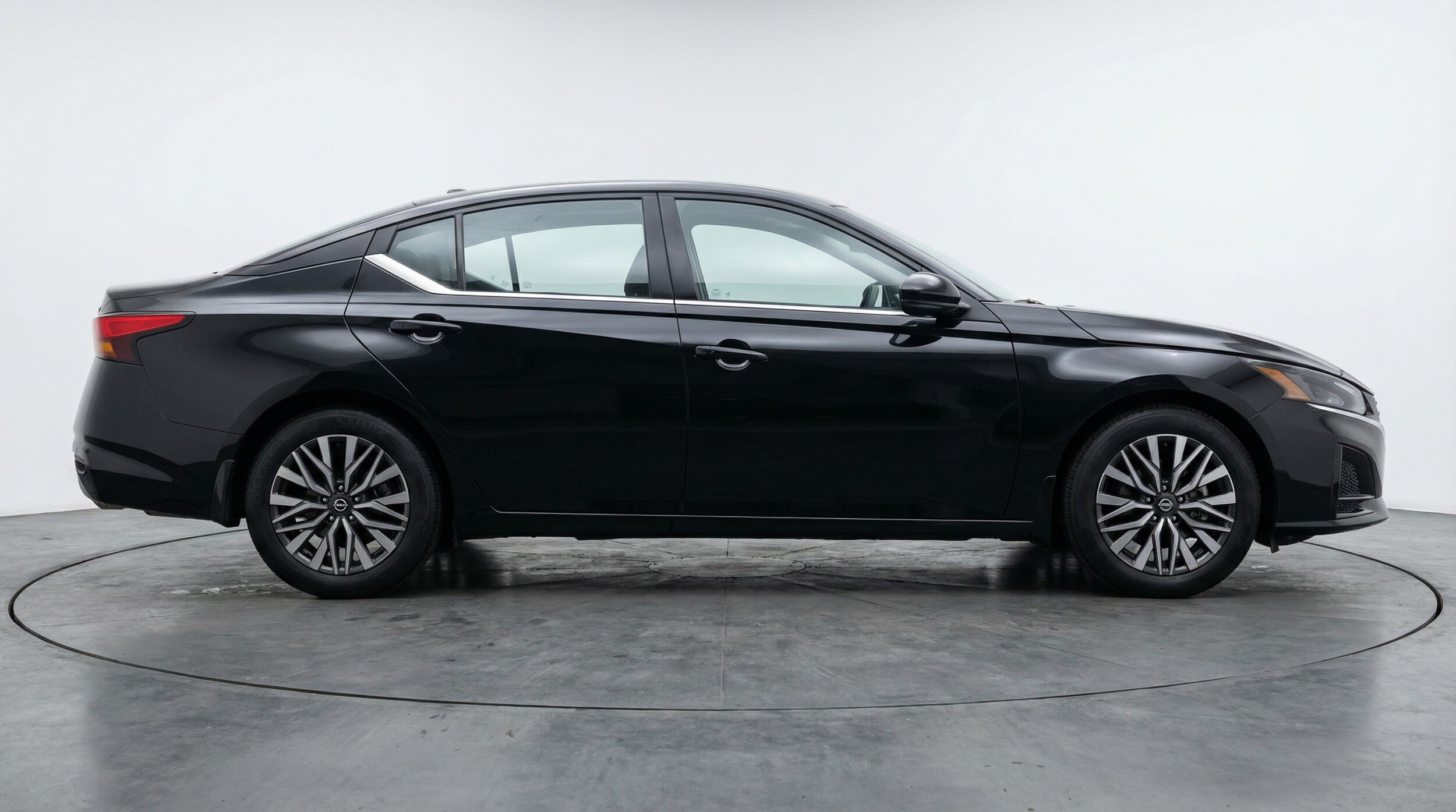 Thumbnail: 2025 Nissan Altima - 8