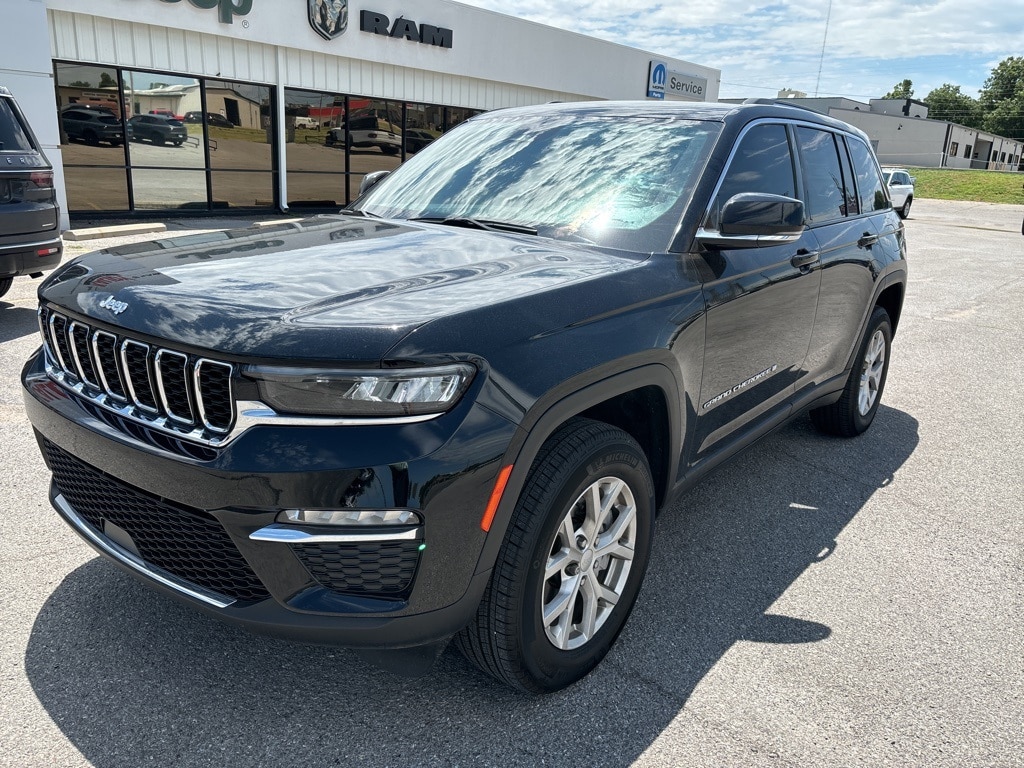 Used 2023 Jeep Grand Cherokee Limited with VIN 1C4RJGBGXPC566926 for sale in Chickasha, OK