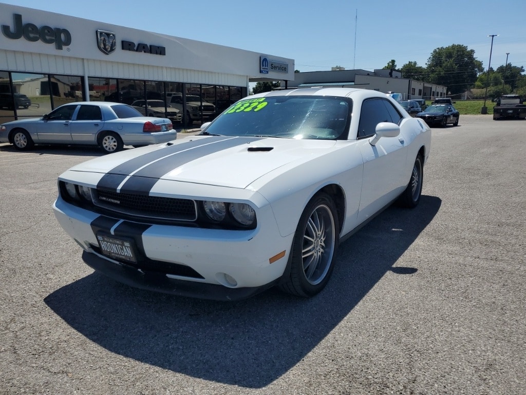 Used 2014 Dodge Challenger SXT with VIN 2C3CDYAG0EH153271 for sale in Chickasha, OK