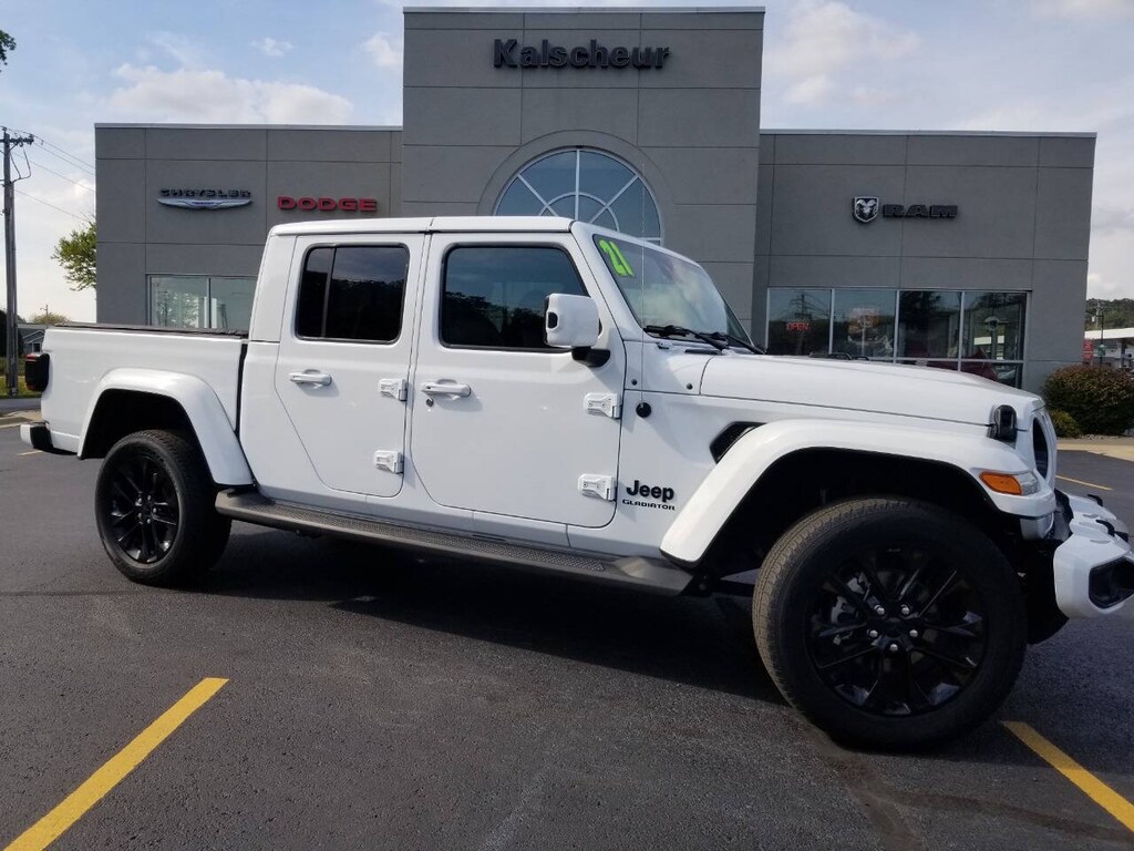 Used 2021 Jeep Gladiator High Altitude 4x4 4dr Crew Cab 5.0 ft. SB Pickup Truck