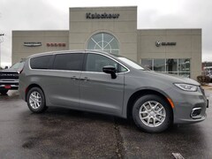 2025 Chrysler Pacifica SELECT Passenger Van