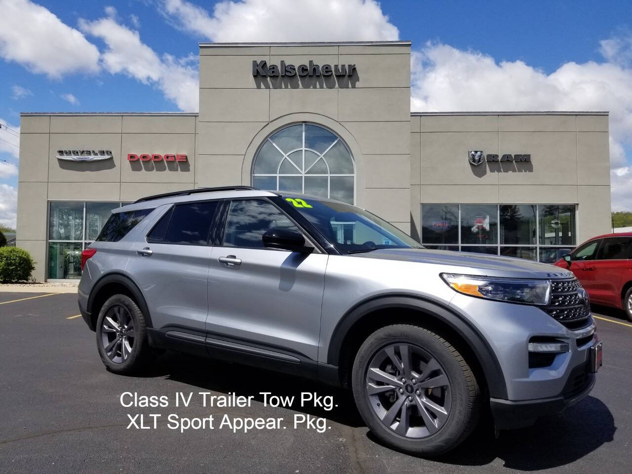 2022 Ford Explorer XLT 4WD's photo