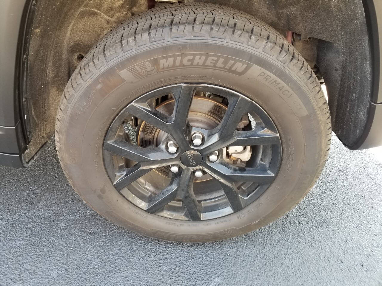 2024 Jeep Grand Cherokee Altitude photo 3