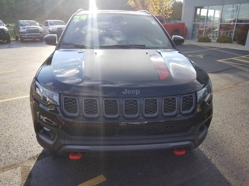 Certified 2024 Jeep Compass Trailhawk 4x4 4dr SUV SUV