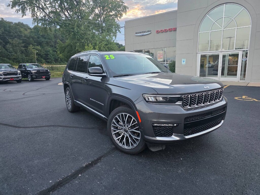 Used 2025 Jeep Grand Cherokee L Summit Reserve 4x4 4dr SUV SUV