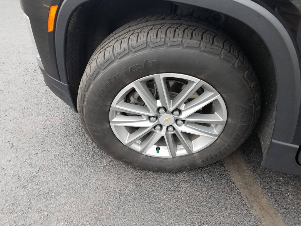 Certified 2023 Chevrolet Traverse LT Cloth 4dr SUV SUV