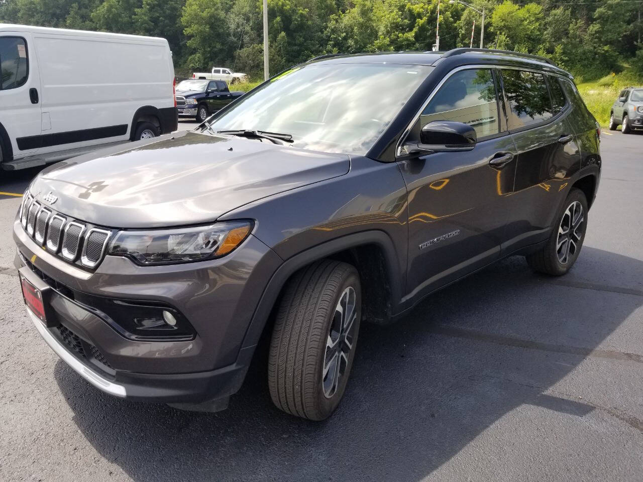 2022 Jeep Compass Limited photo 2