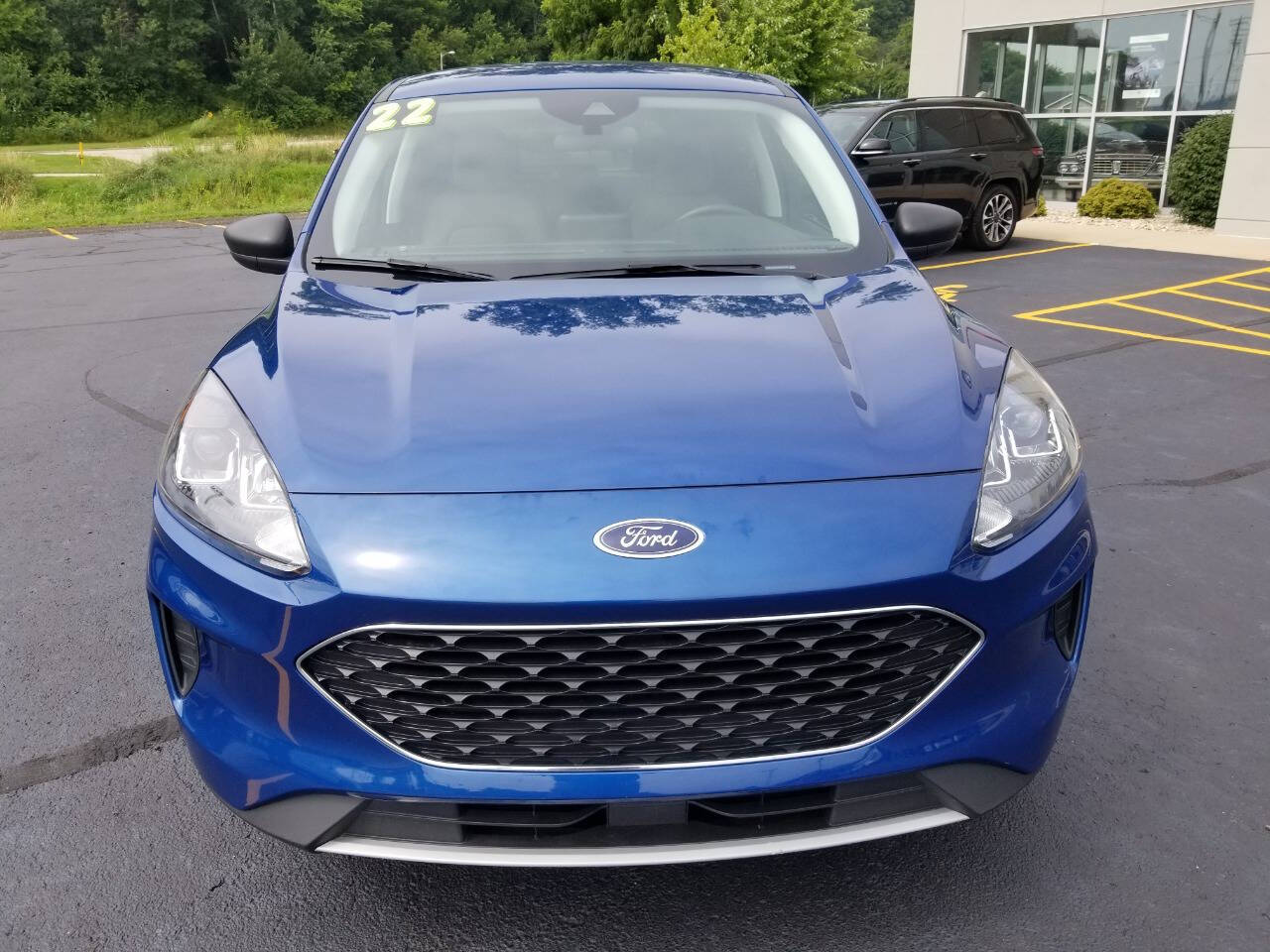 2022 Ford Escape SE photo 2
