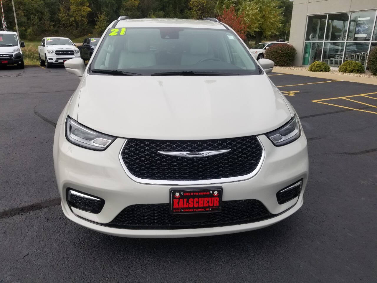 Used 2021 Chrysler Pacifica Touring L with VIN 2C4RC1BG6MR589792 for sale in Cross Plains, WI