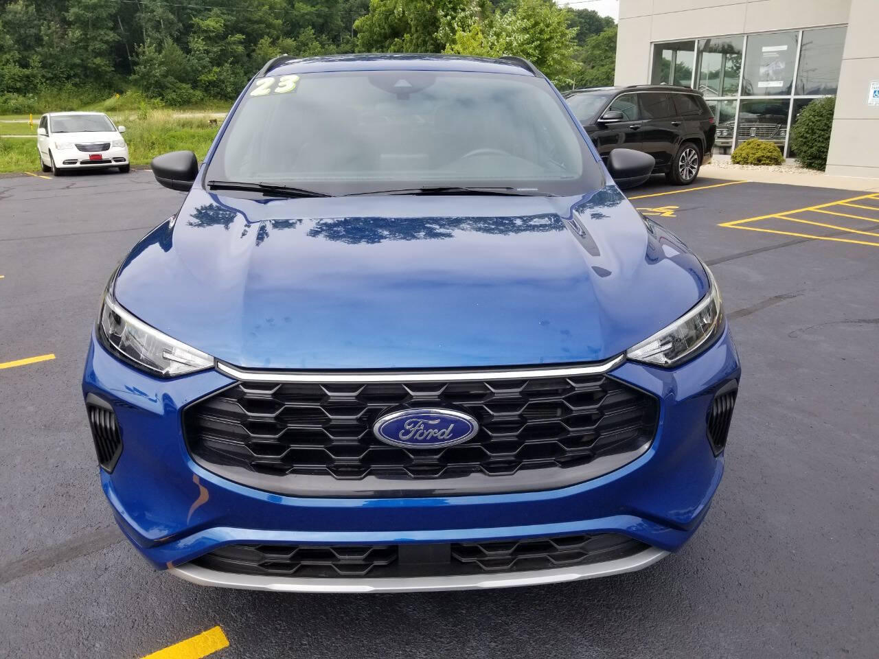 2023 Ford Escape photo 2