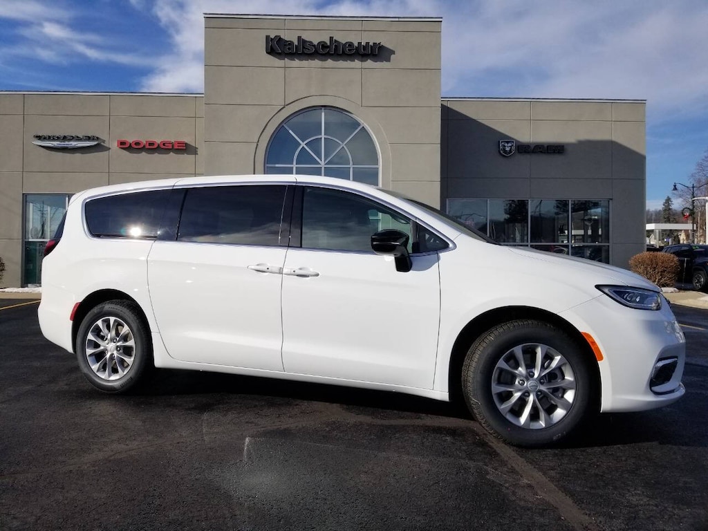 New 2026 Chrysler Pacifica SELECT AWD Passenger Van