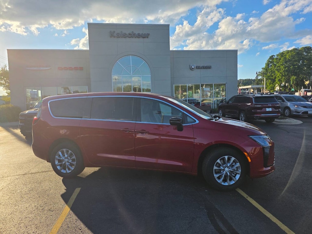 New 2027 Chrysler Pacifica SELECT AWD Passenger Van