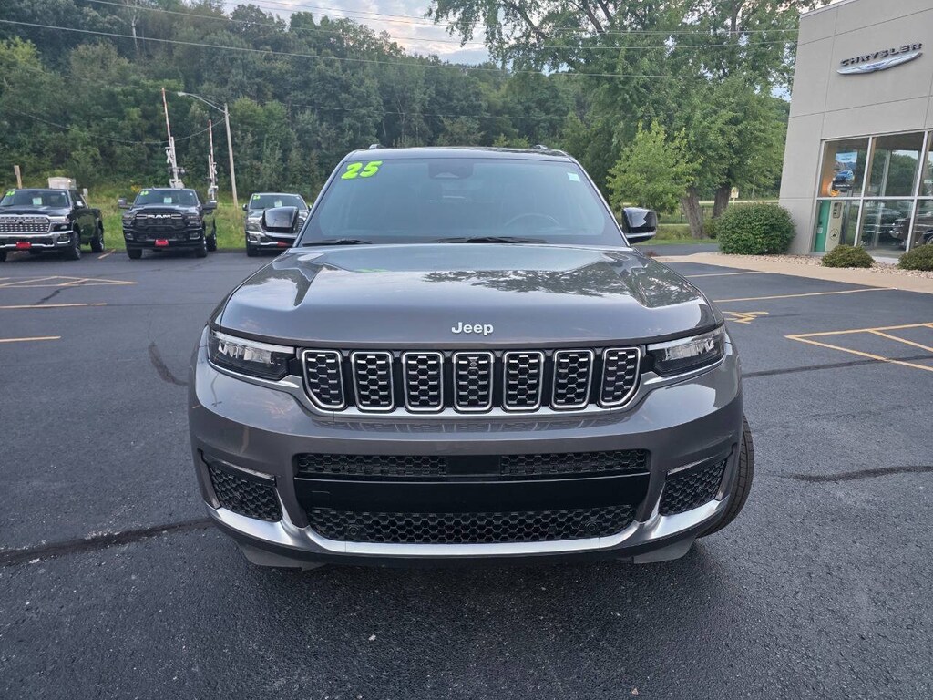 Used 2025 Jeep Grand Cherokee L Summit Reserve 4x4 4dr SUV SUV
