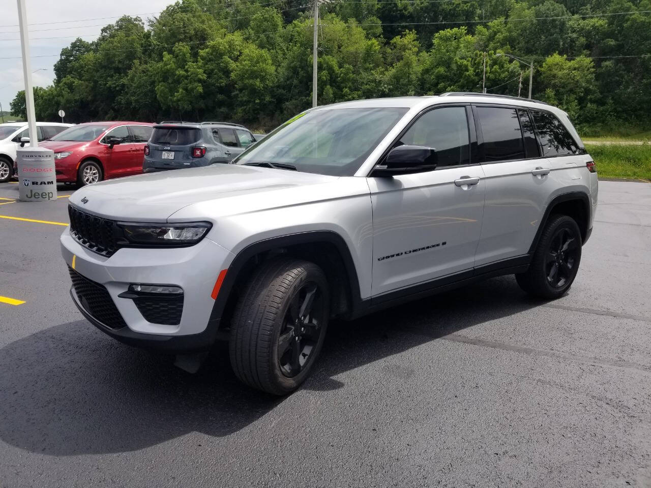 2023 Jeep Grand Cherokee Limited photo 3