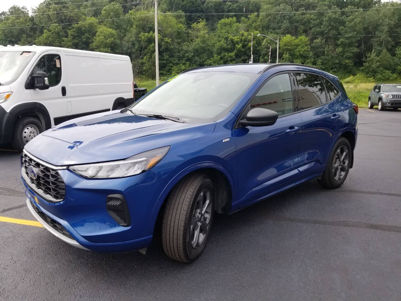 2023 Ford Escape photo 3