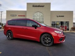 2026 Chrysler Pacifica SELECT Passenger Van