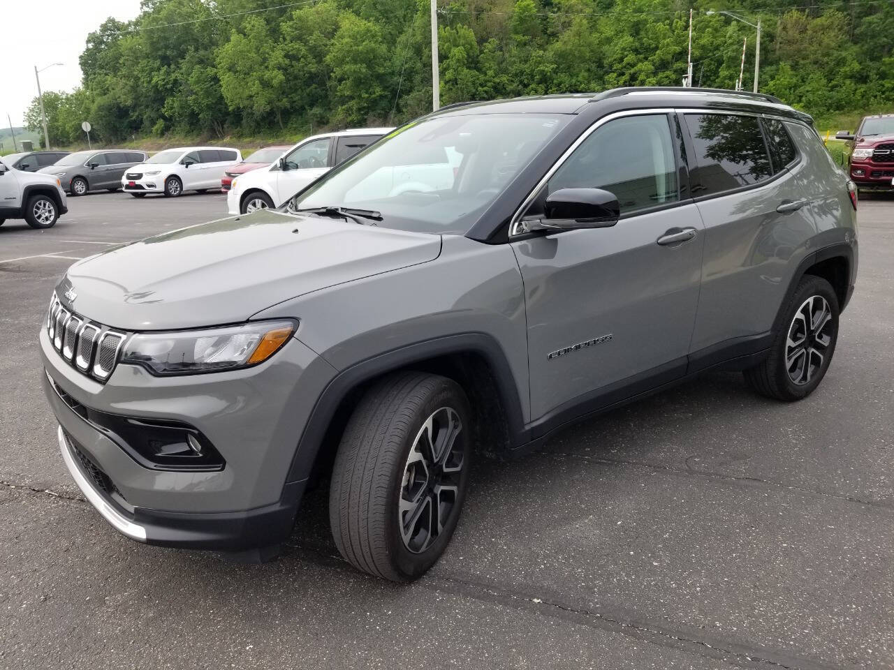 2022 Jeep Compass Limited photo 2