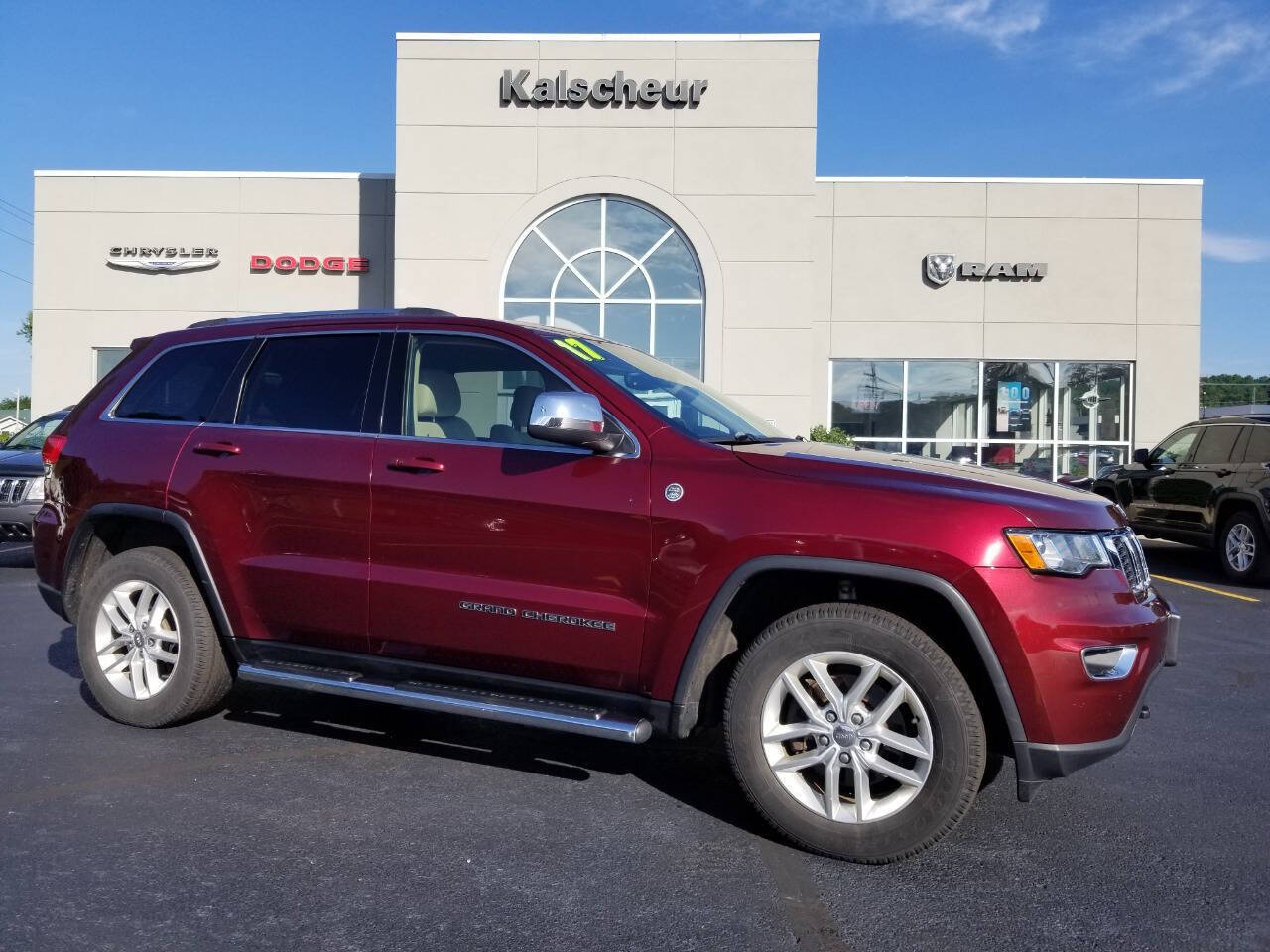 2017 Jeep Grand Cherokee Laredo E 4x4 4dr SUV
