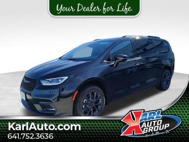 2021 Chrysler Pacifica Touring L's photo