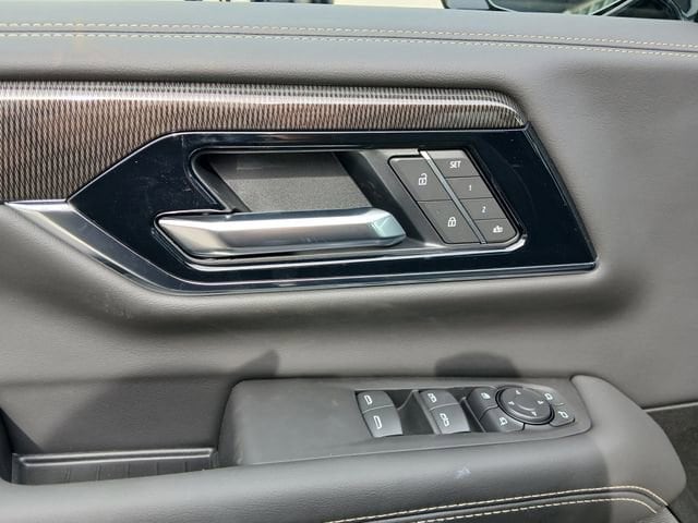 2026 GMC Yukon XL Elevation - Photo 17