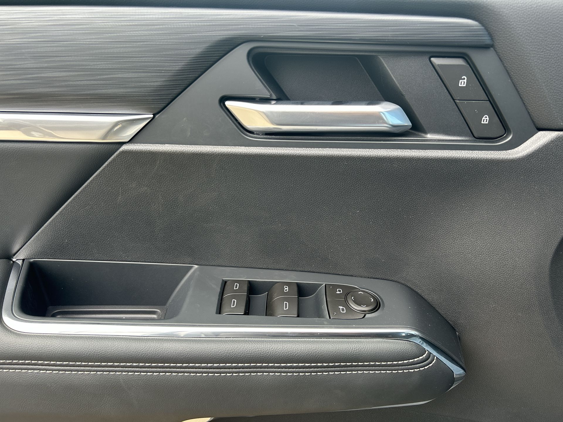 2026 GMC Acadia Elevation - Photo 61