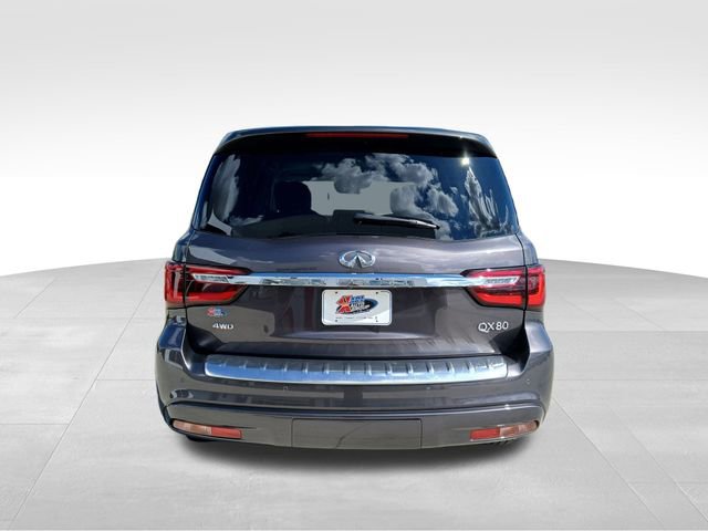 2022 Infiniti QX80 Luxe photo 3