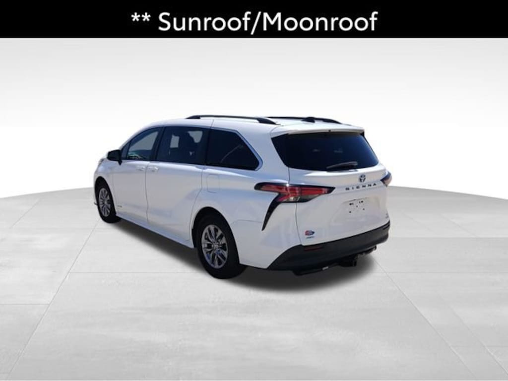 Used 2021 Toyota Sienna LE Minivan