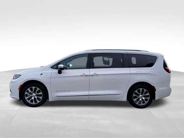 Used 2025 Chrysler Pacifica PHEV Pinnacle with VIN 2C4RC1N79SR574163 for sale in Marshalltown, IA