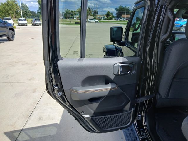 2025 Jeep Wrangler 4-Door Sahara - Photo 14