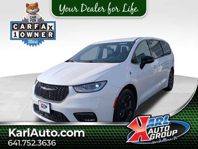 2024 Chrysler Pacifica PHEV Select's photo