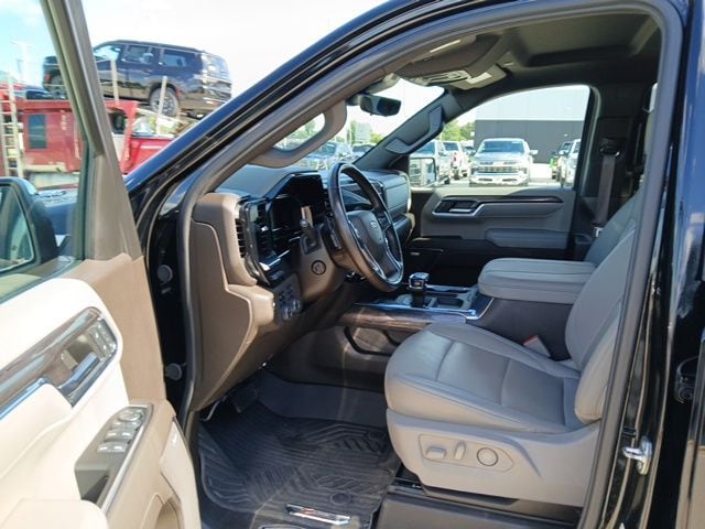 2024 Chevrolet Silverado 1500 LTZ - Photo 13