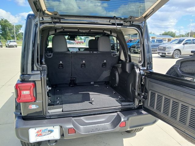 2025 Jeep Wrangler 4-Door Sahara - Photo 20