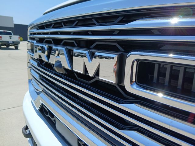 2025 RAM 3500 Laramie - Photo 31