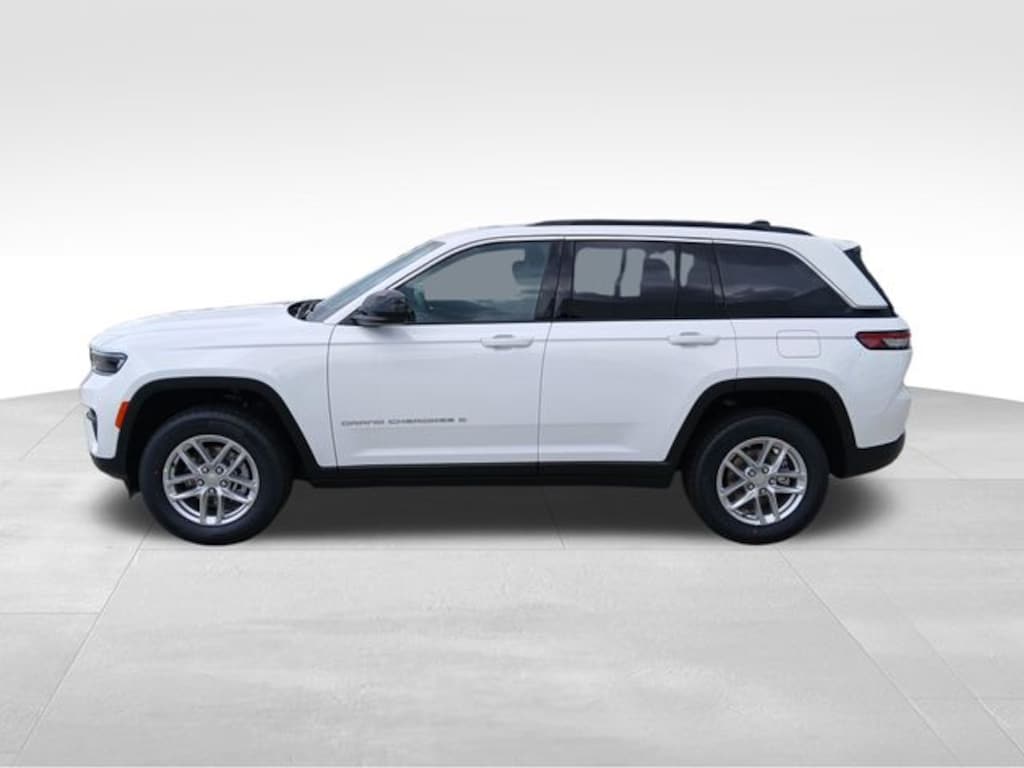 New 2026 Jeep Grand Cherokee Laredo Sport Utility