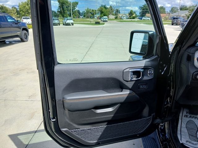 2025 Jeep Wrangler 4-Door Sahara - Photo 12