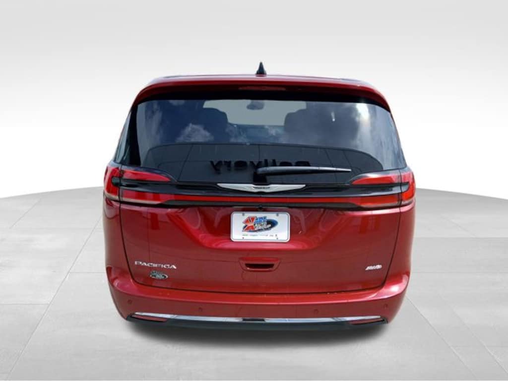 New 2026 Chrysler Pacifica Select Passenger Van
