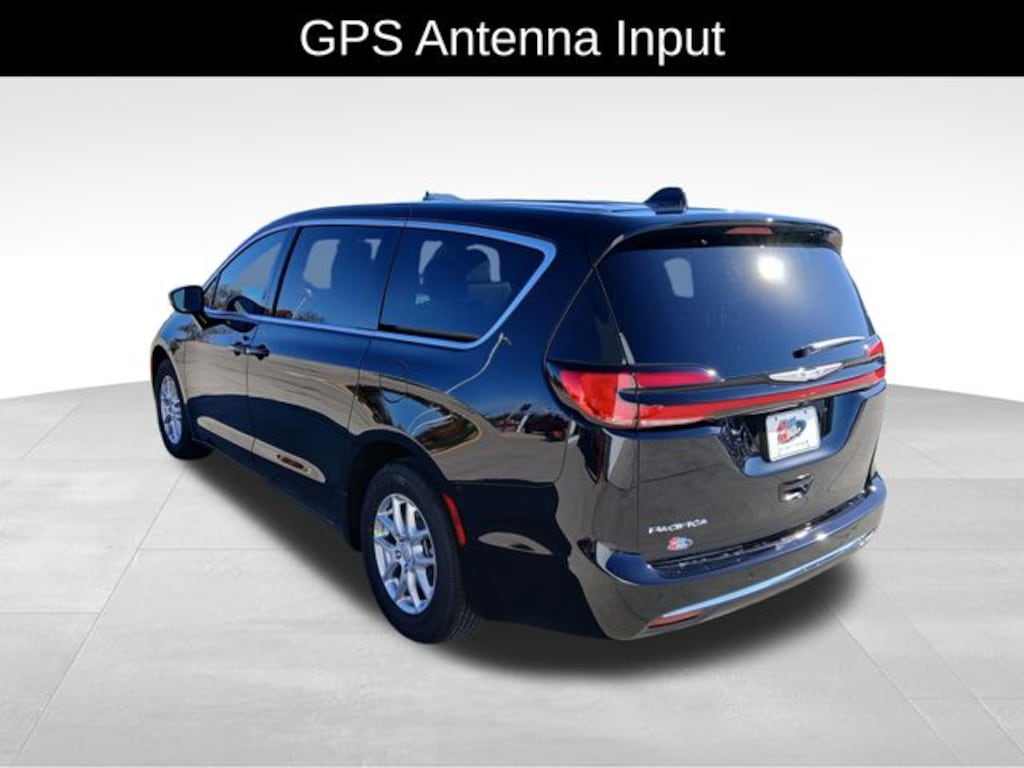 New 2026 Chrysler Pacifica Select Passenger Van
