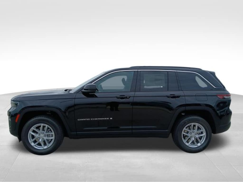 New 2026 Jeep Grand Cherokee Laredo Sport Utility