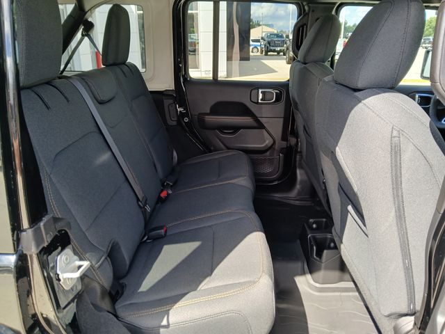 2025 Jeep Wrangler 4-Door Sahara - Photo 18