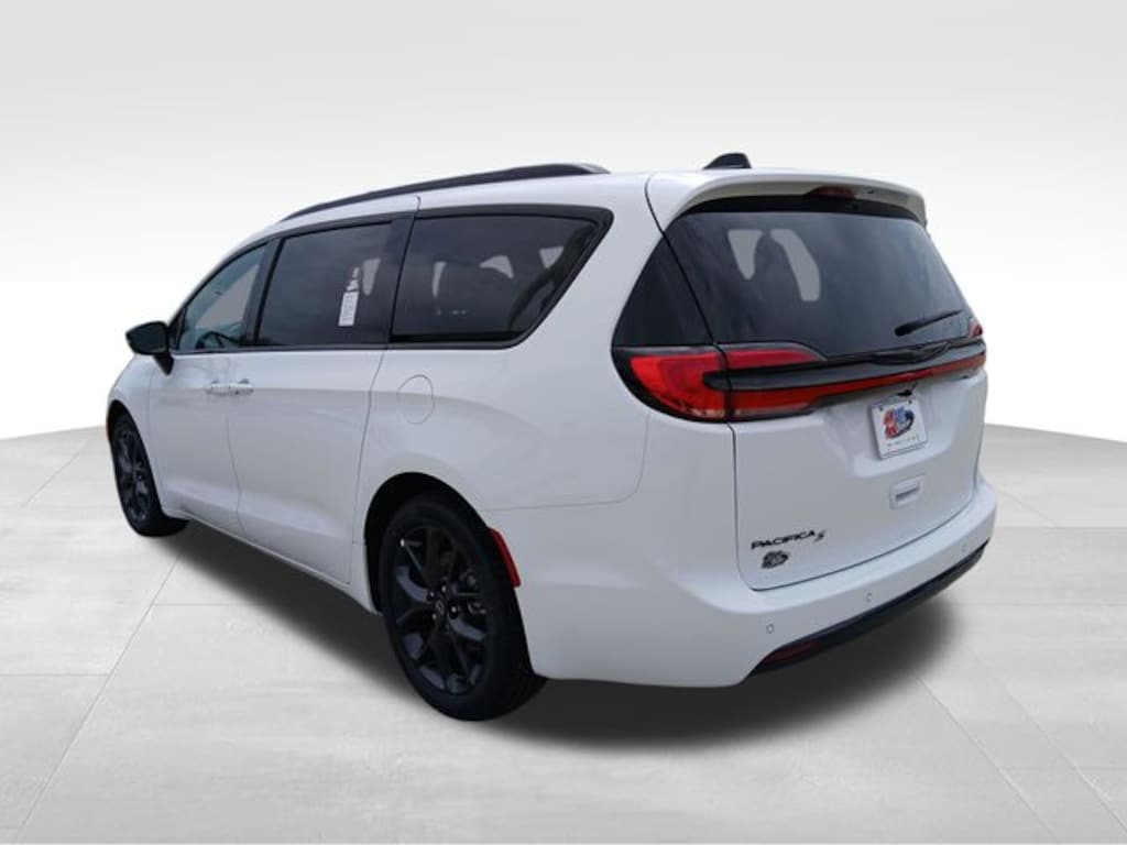 New 2026 Chrysler Pacifica Select Passenger Van