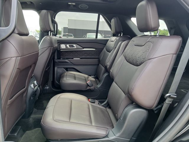 2025 Ford Explorer Platinum - Photo 13